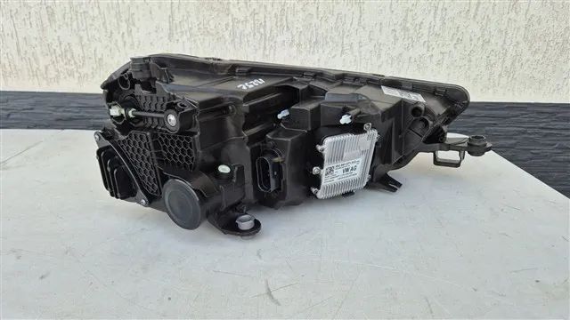 Far stanga Skoda Fabia 4 Full Led model cu lupa an 2022 2023 2024 2025 cod 6VB941015B