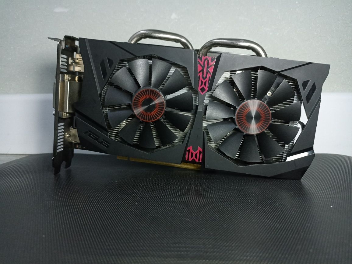 СРОЧНО Продам видеокарту Asus GTX 950 strix 2gb gddr5