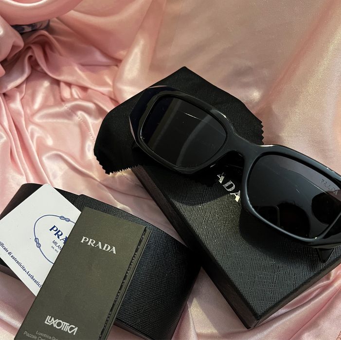 Очки Prada Eyewear