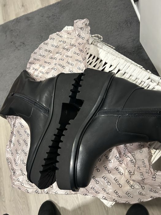 Cizme Liu Jo nou nepurtate ,originale,fara defecte