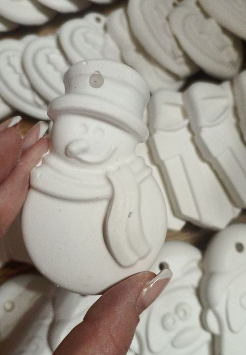 Гипсовые елочные фигурки для раскрашивания.
Ёлочная игрушка, ребенок м