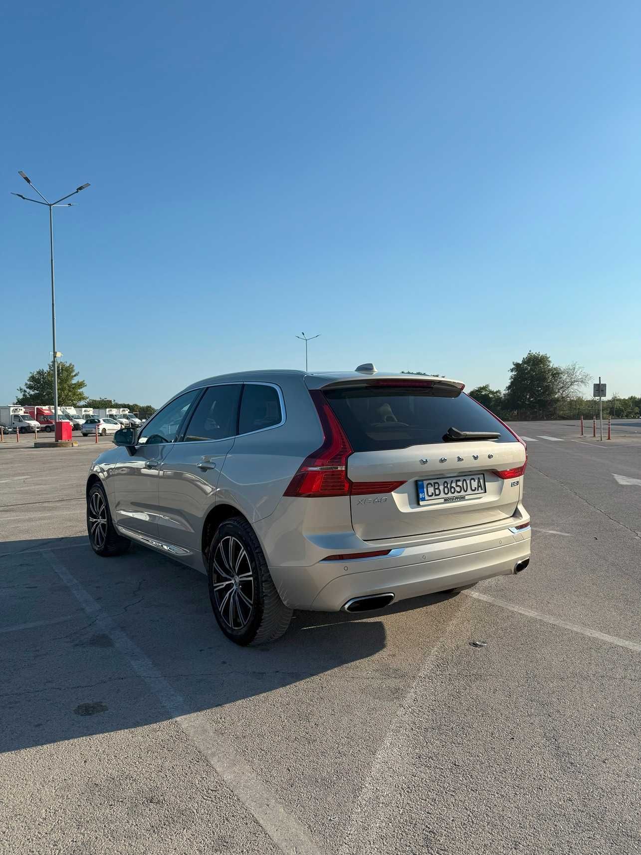 Продавам Volvo XC60 B5 INSCRIPTION Mild Hybrid