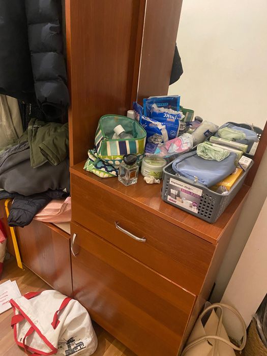 Шкаф с зеркалом для прихожей