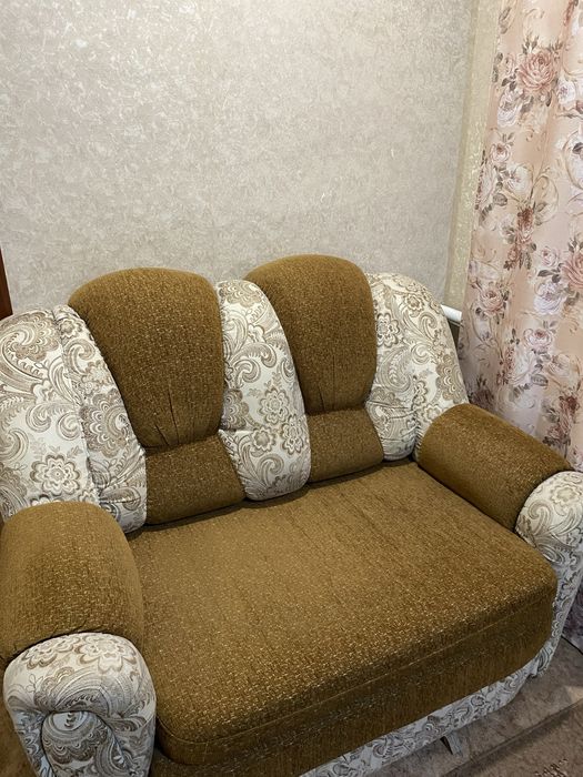 Продам диван в хорошем состоянии