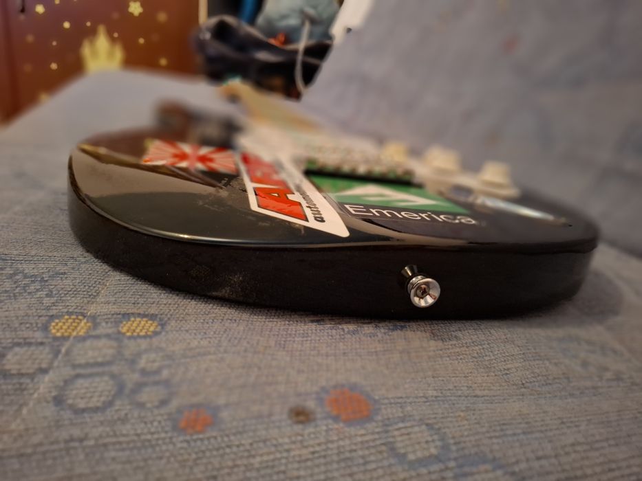 Chitara Electrică Behringer Strat Style - Gata de Scenă!