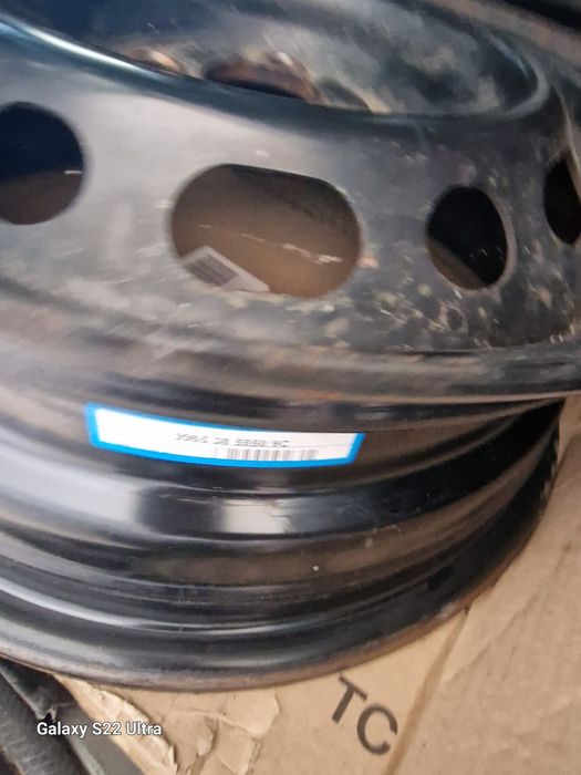 Toyota Yaris 14 и 15 цола Kia Rio Mazda Demio Hyundai i10   перфектно