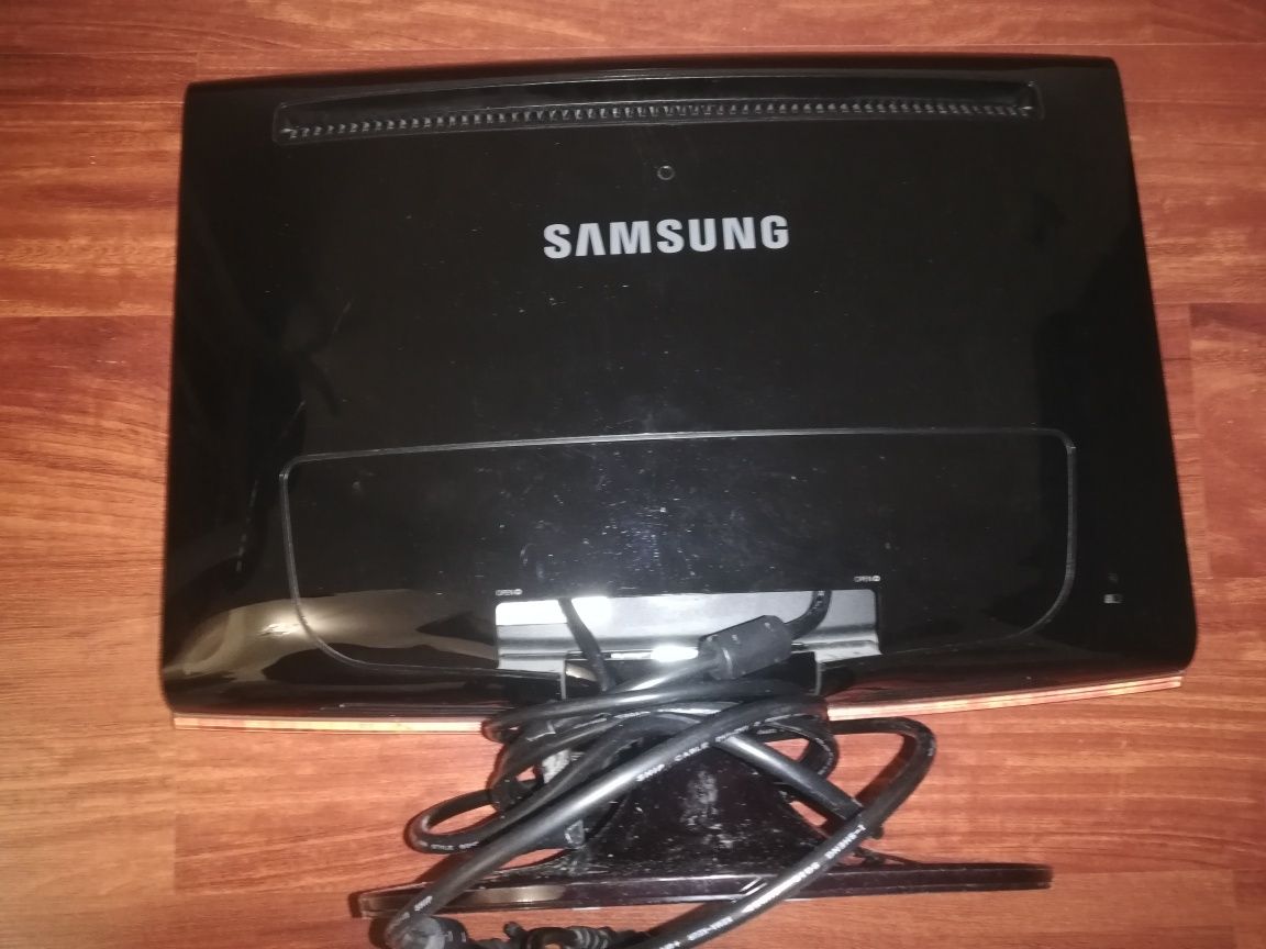Продаю монитор Samsung для компьютера