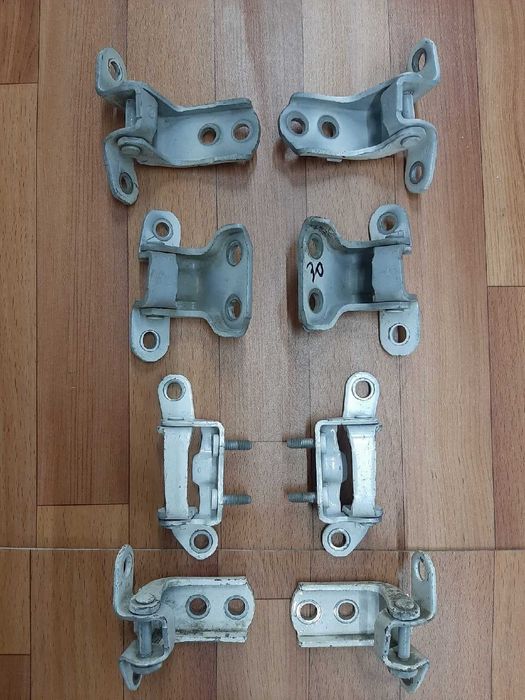 Продам Петли передней / задней дверей Toyota Camry 30 / 35