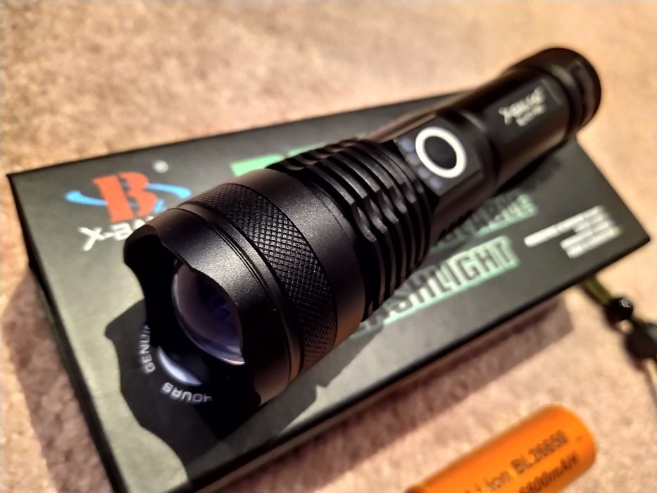 Lanterna Super Bright led XHP P50 (20W și 3000 Lumeni Acumulator 26650