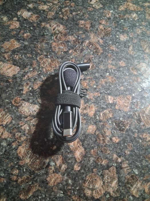 Lavaliera cu fir pentru telefon+o pereche de casti cu fir