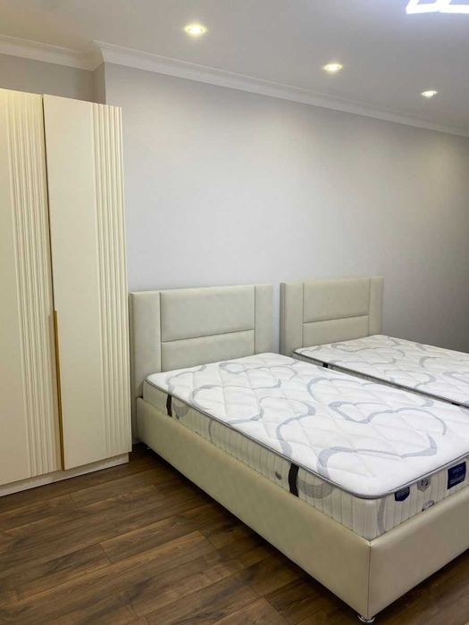 Тристаен имот в Люлин 4