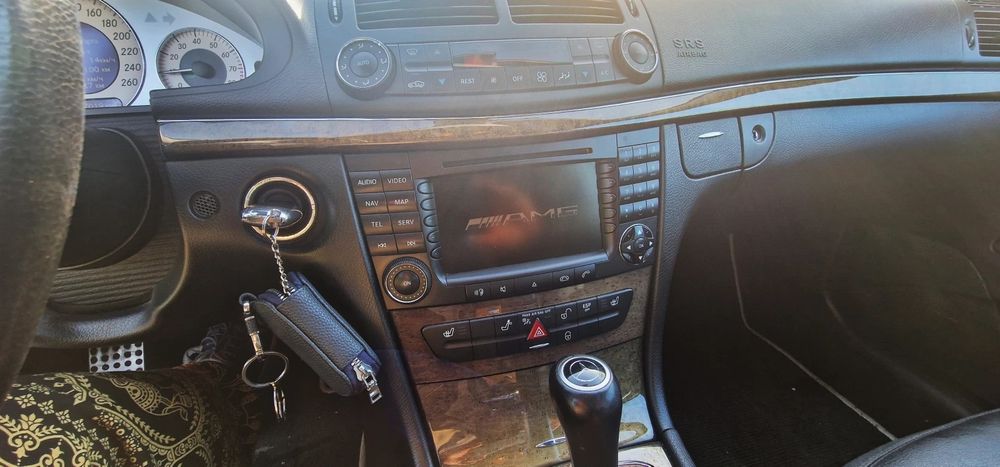 Продавам Мерцедес W 211  бензин 3.5