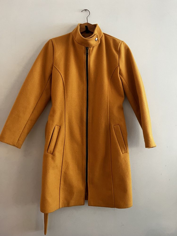 Дамски жълто палто