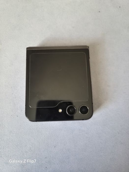 Galaxy Z Flip 5 nou