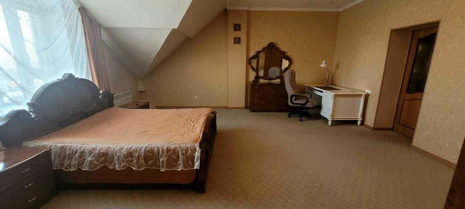 Продам 3 этажный особняк на 9а мкр