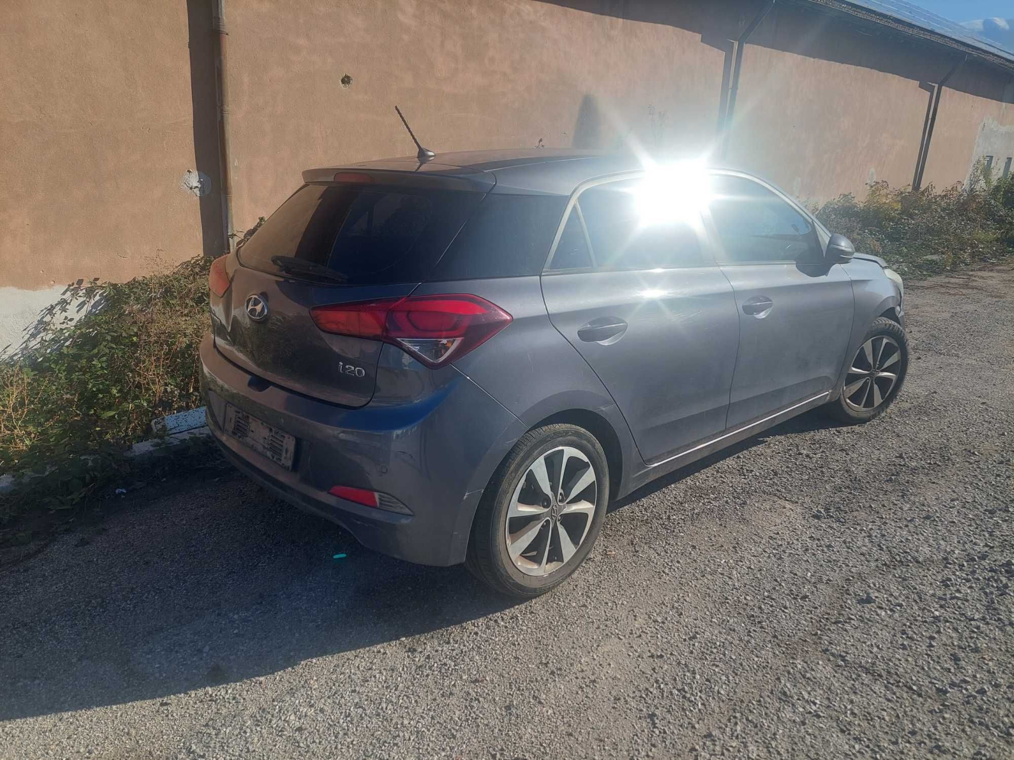 Hyundai i20 1.1 CRDi , Хюндай И20 за части!
Май 2015