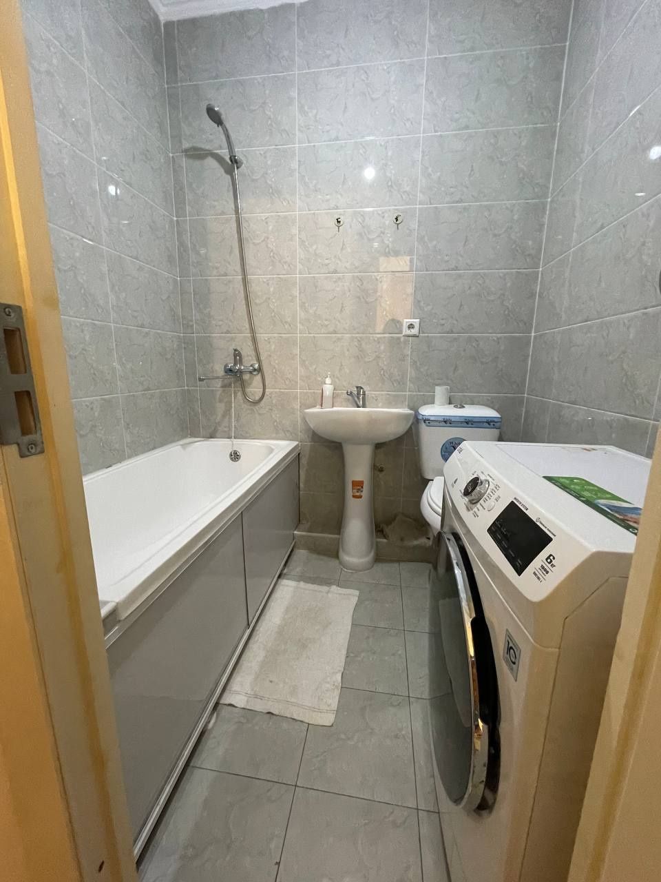 СРОЧНО!ПРОДАЁТСЯ Новостройка 1/4/9 в :ЖК" Green Park"
Яшнабадский райо