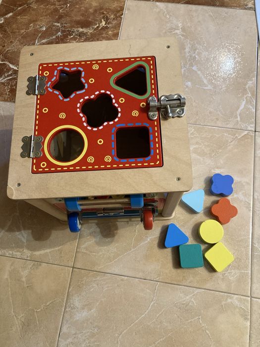 Дървен бизикуб почти нов