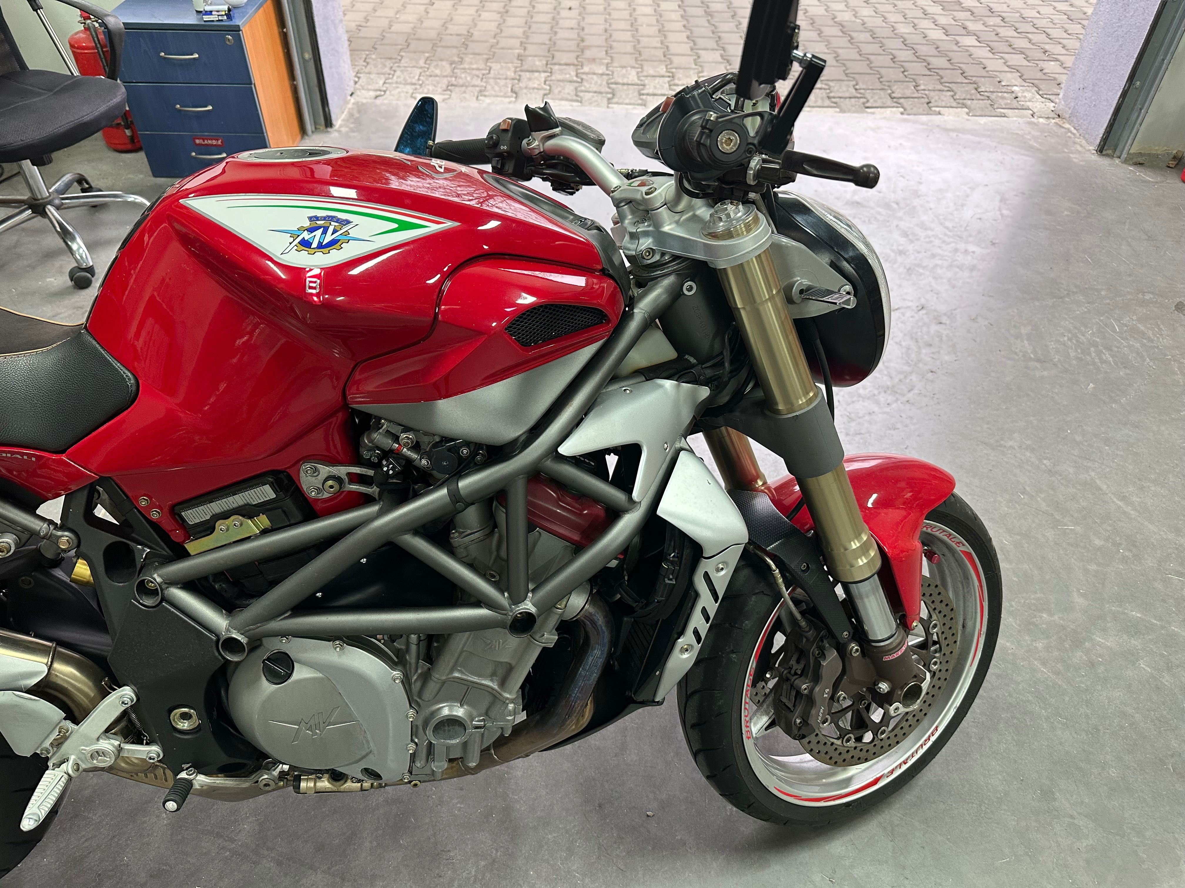 MV Agusta Brutale F4 Naked