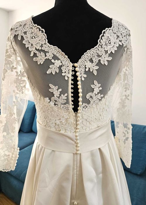 Rochie de mireasă in stil prințesă - cu trenă