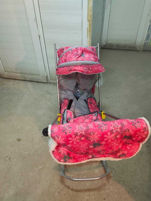 ходунки, стол, санки для детей