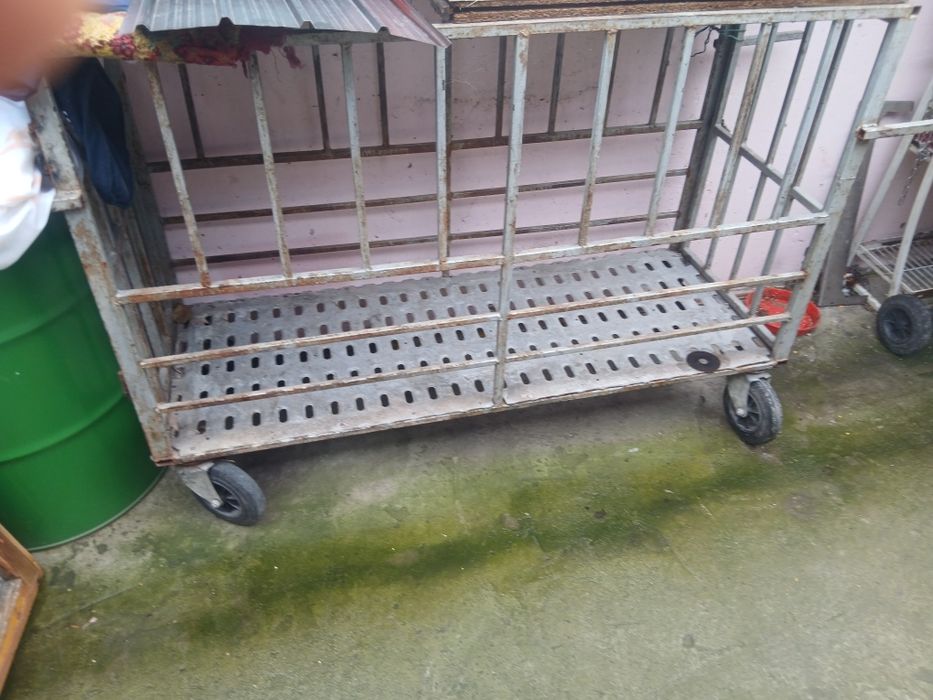 Cușcă de transport porci cu pod de aluminiu și roți