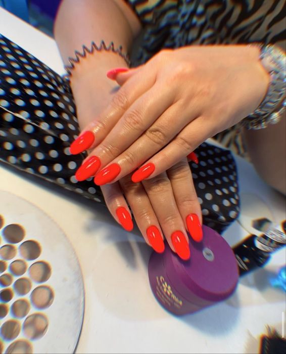 Manichiura cu gel/semi/slim