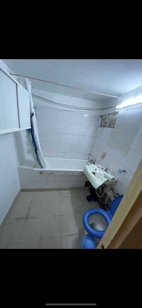 Decopertari apartament, gresie si faianta , decojire pereti luat moloz