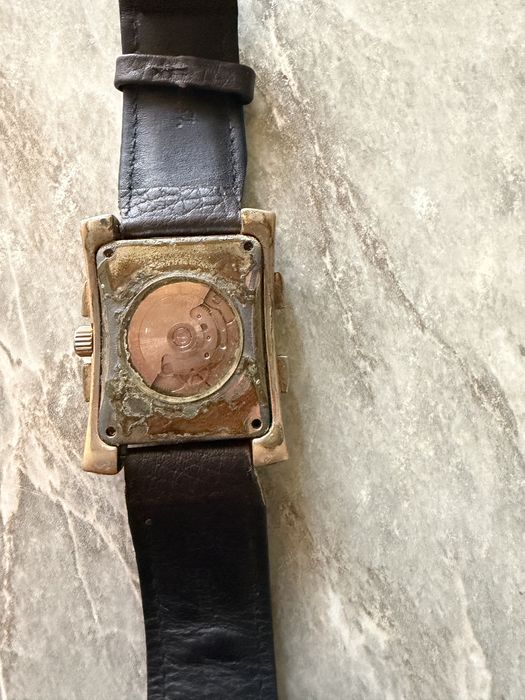 Часы механические продаю срочно