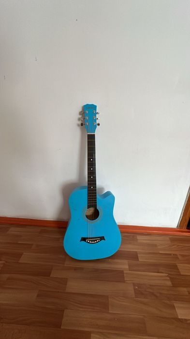 Гитара обычная.ю