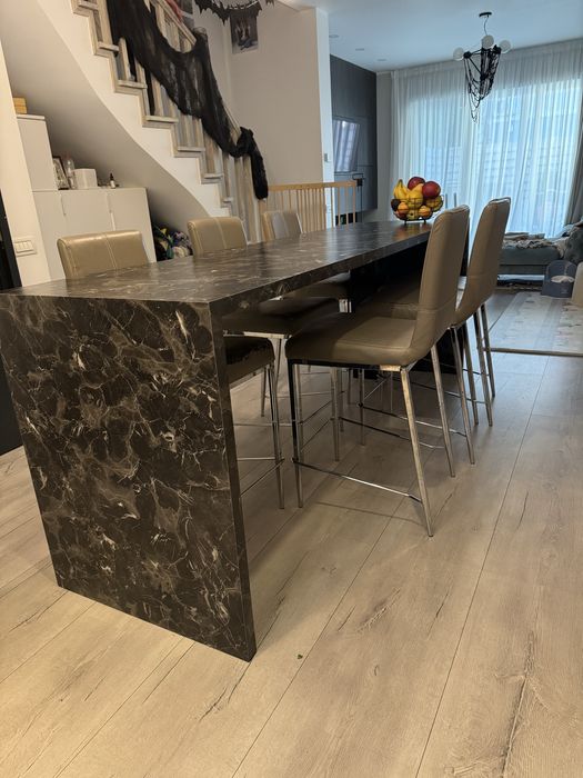 Masa dining si scaune