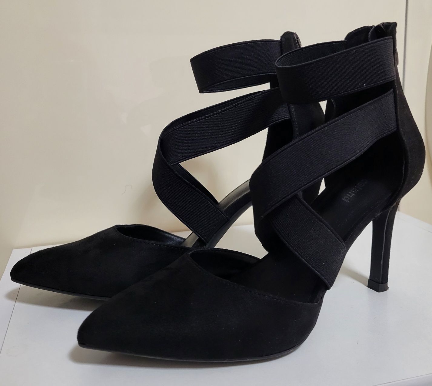 Pantofi negri stiletto catifea toc 9 cm