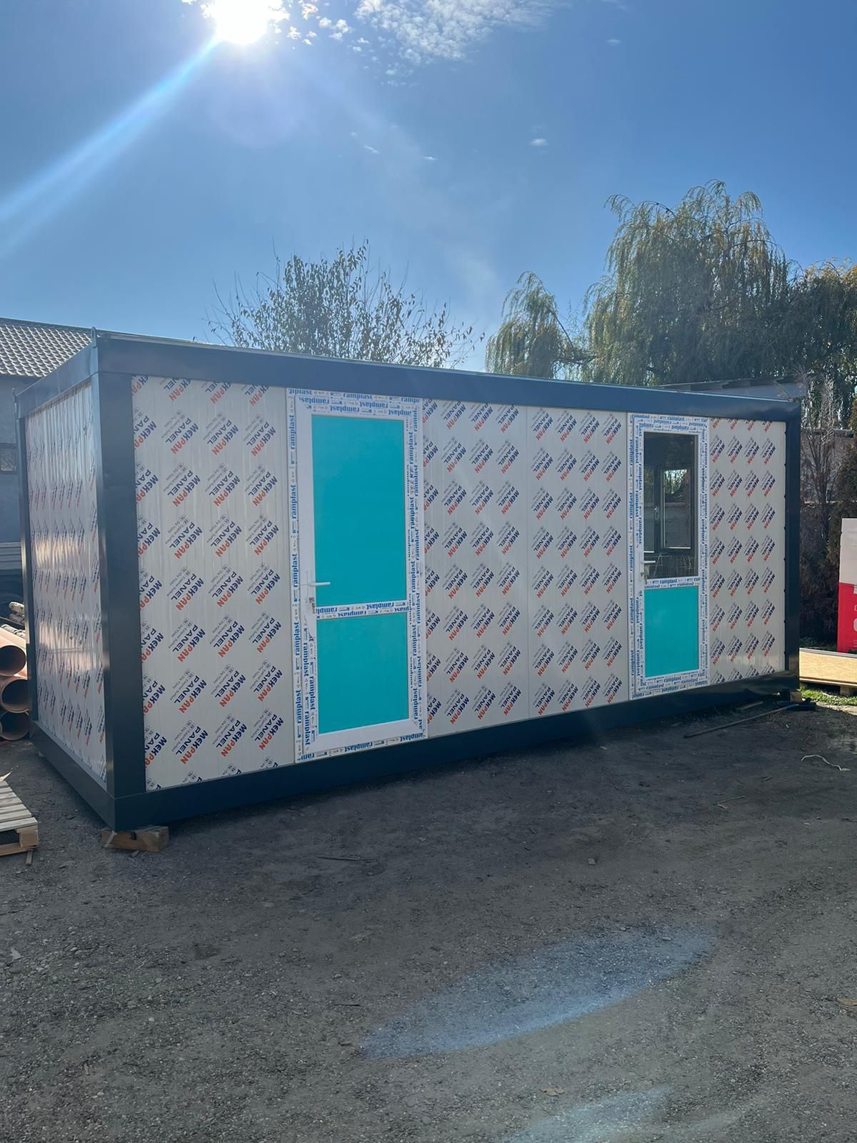 Vând containar modular