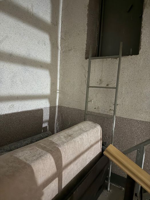 Отдам за шоколадку диван