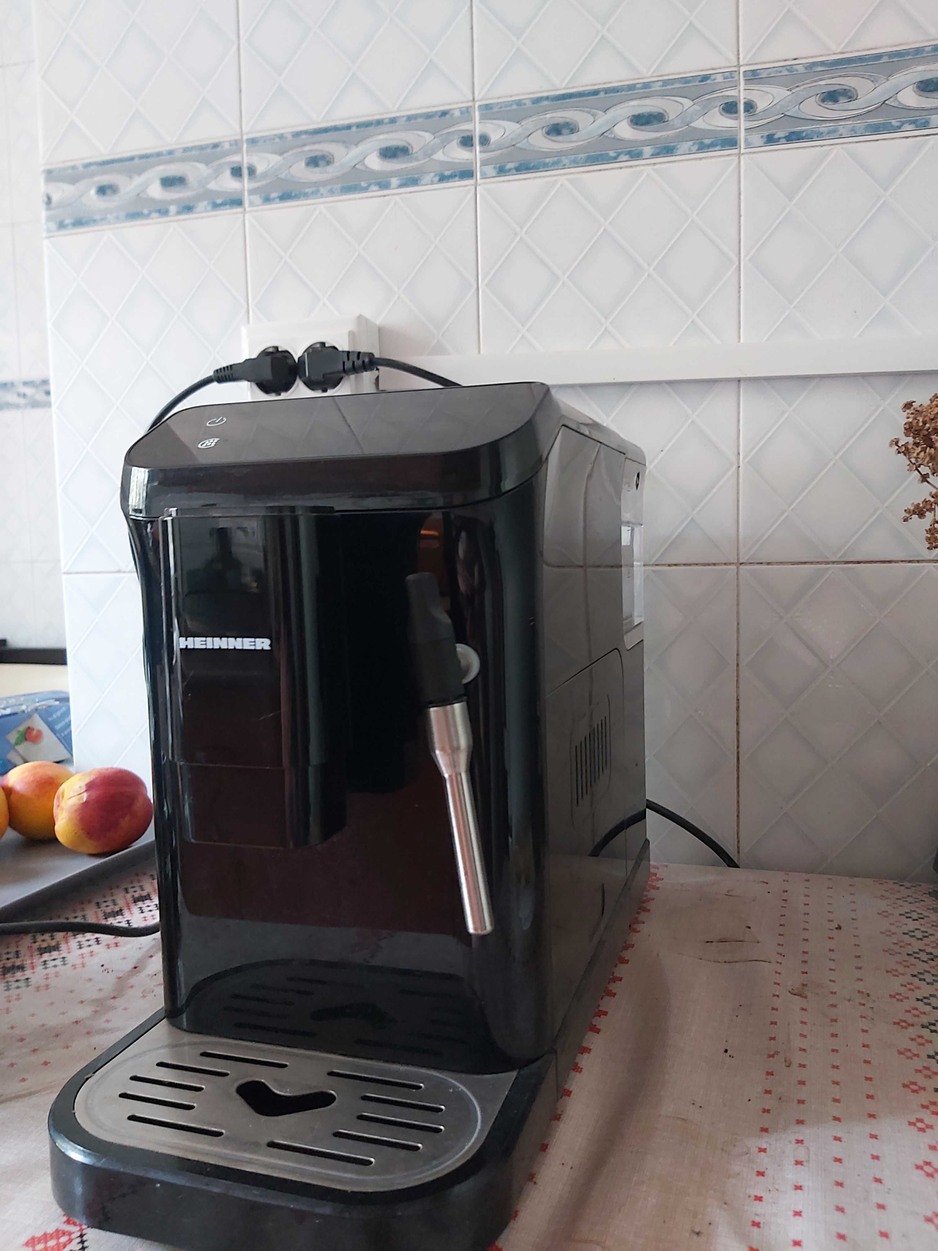 Espressor automat cafea HEINNER
