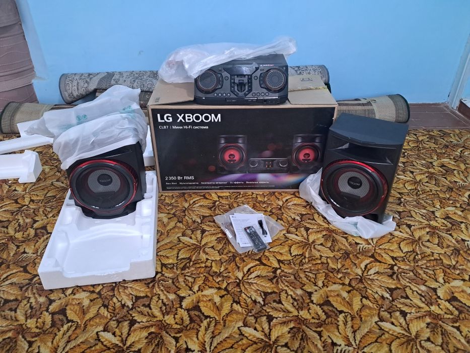 LG   XBOOM.   CL87.     HI FI