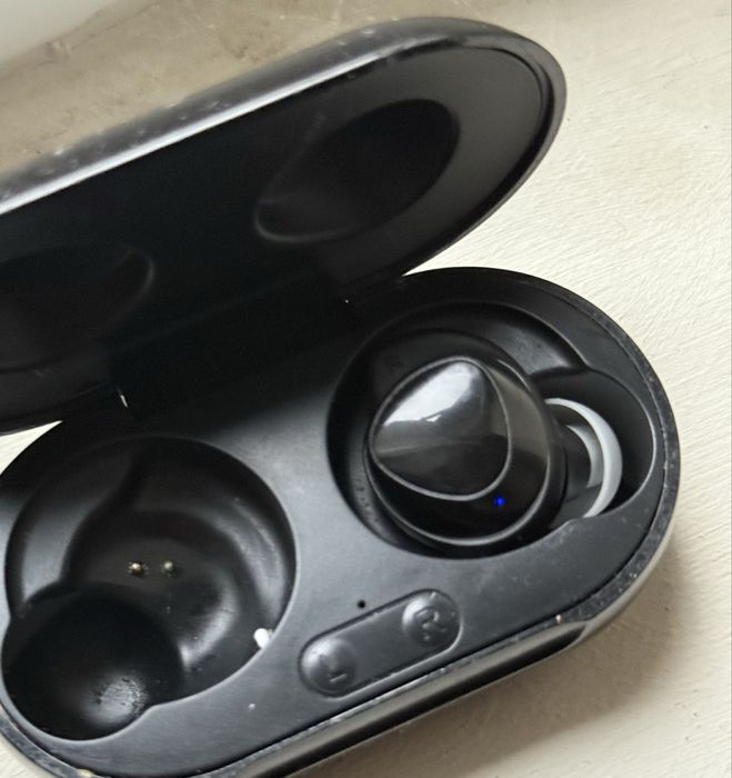 Samsung Galaxy Buds nu airpods casti wireless in ear nu apple razer