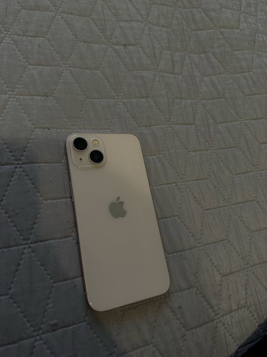 Айфон 13 в розовом цвете