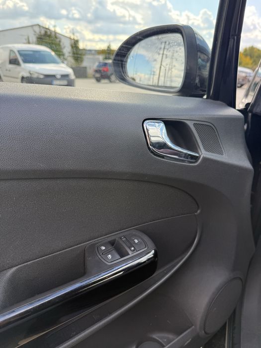Opel Corsa D 1.4 benzină 2009 Coupe