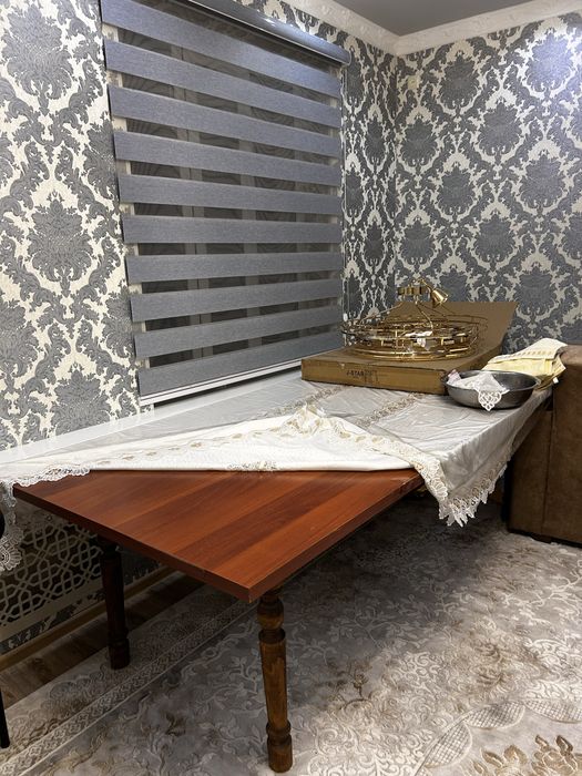 Стол и 12 стульев