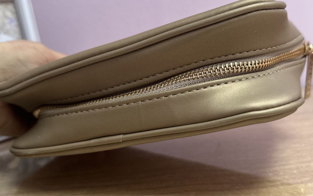 Чисто нова оригинална чанта на Versace