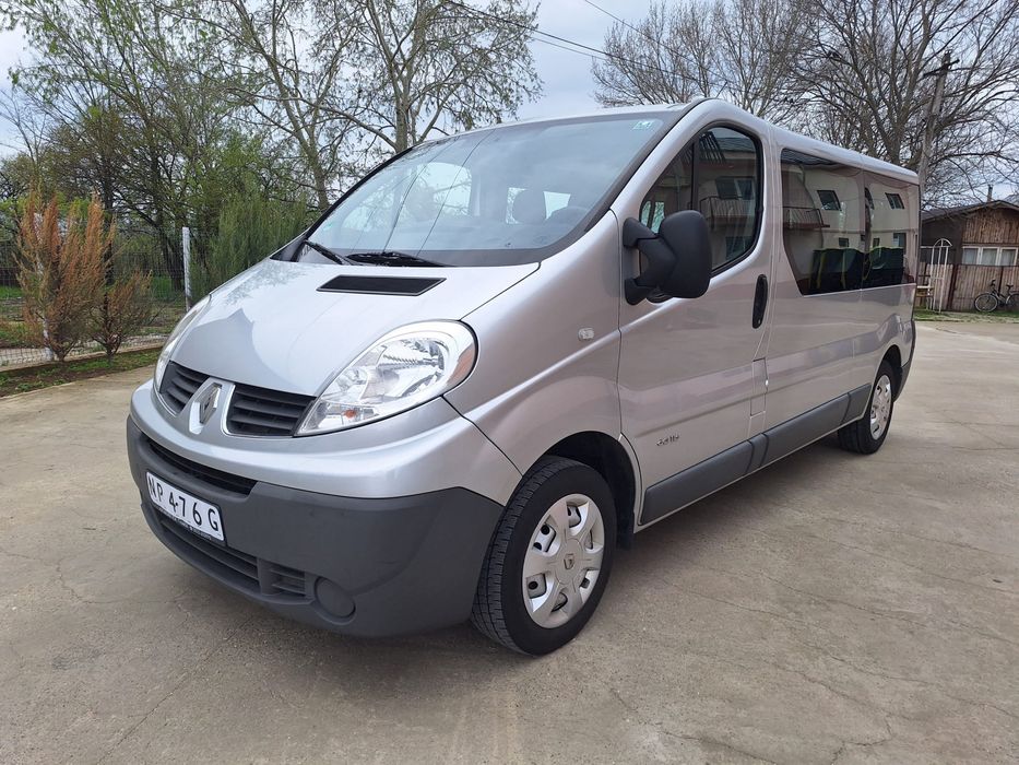 Renault Trafic 8+1 locuri