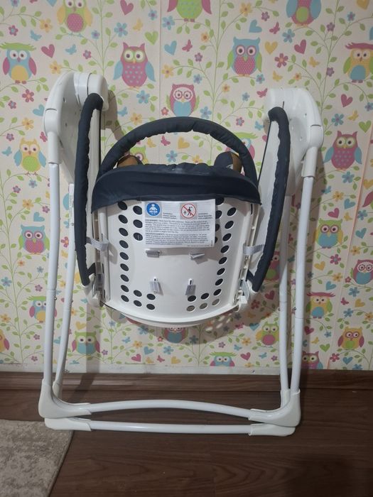 Scaun / balansoar electric pentru bebeluși