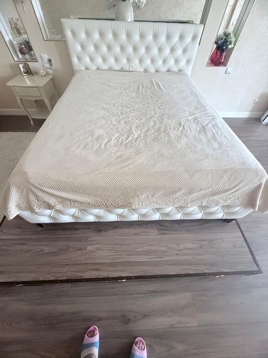 Продам кровать двуспальная  160х200