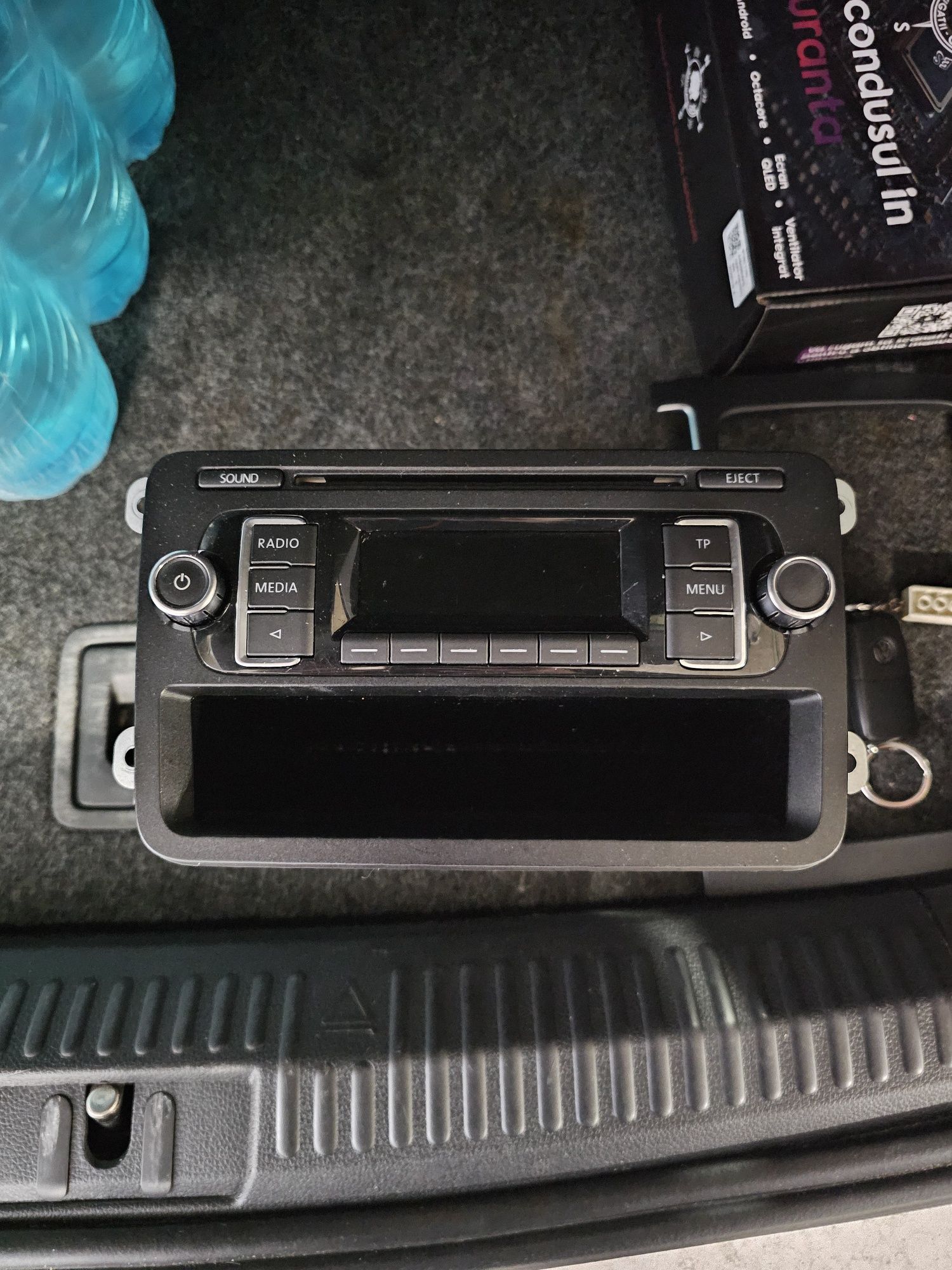 Radio cd player Volkswagen original in stare foarte buna