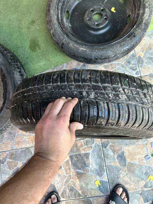 2 Броя зимни гуми