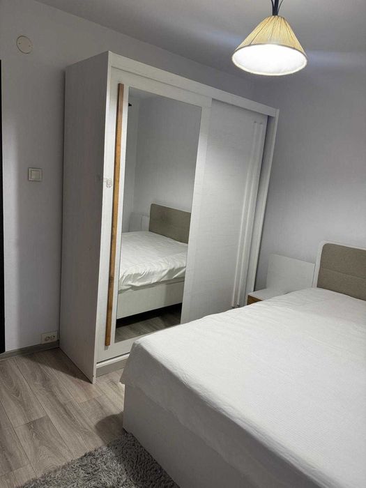 Inchiriez apartament 2 camere, decomandat