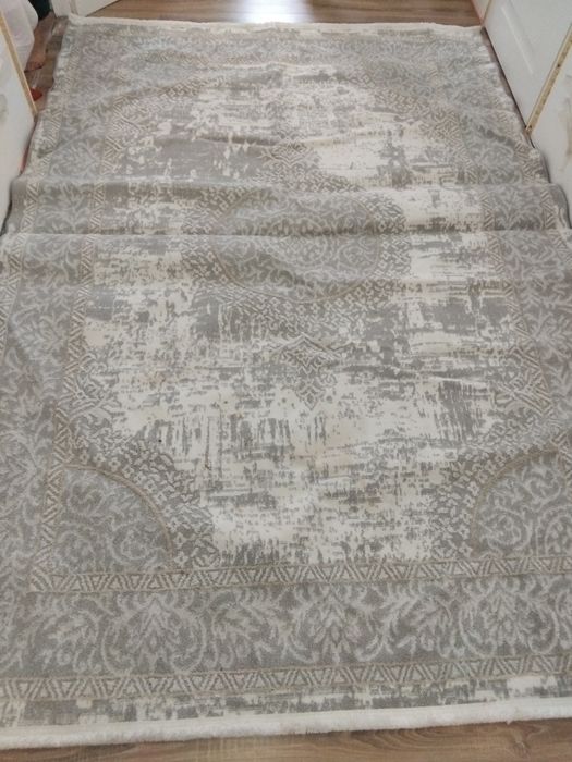 Коврик турецкий 200/300 размер хорошем состоянии серый белый цвет