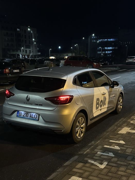 Renault Clio 2021 - colantat bolt - de închiriat