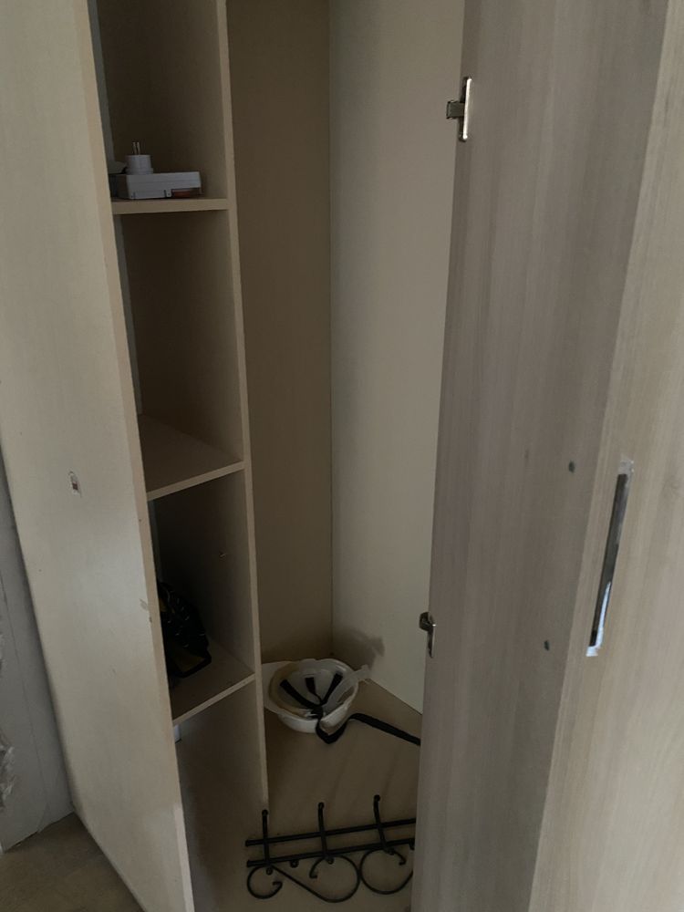 Продаю шкаф для прихожей